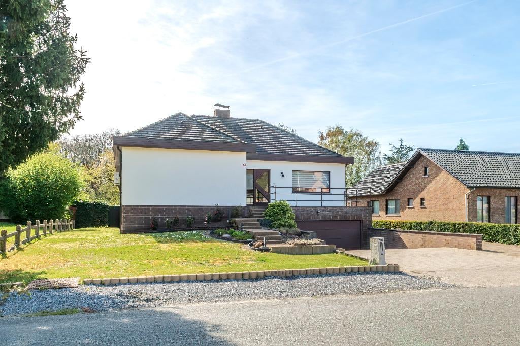 Ruime woning met multifunctionele kelder en grote tuin, Immo, 1000 tot 1500 m², Vrijstaande woning, 3 kamers, Provincie Limburg