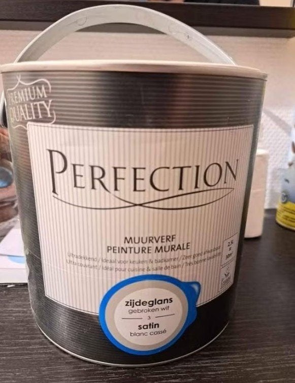 Peinture satin blanc cassé de la marque Perfection (2,5L), Bricolage & Construction, Enlèvement, Comme neuf, Blanc, Peinture