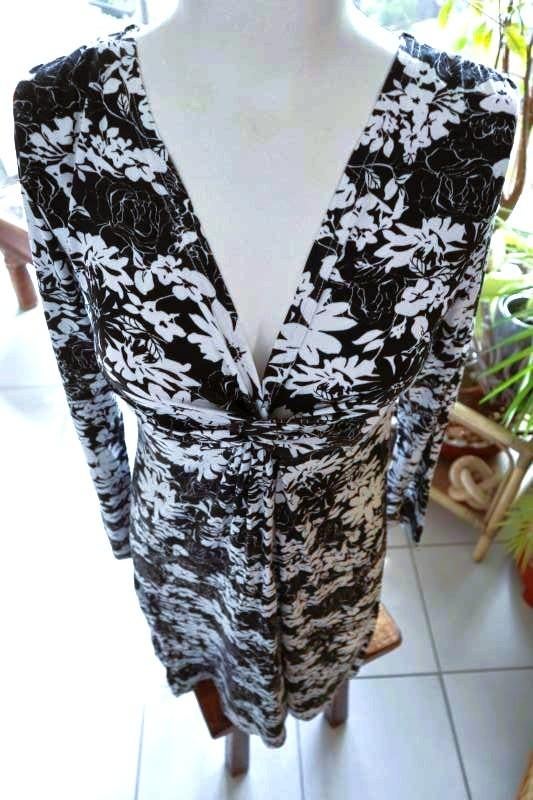 zwart wit bloemen jurk, Kleding | Dames, Jurken, Gedragen, Maat 42/44 (L), Zwart, Onder de knie, Ophalen of Verzenden