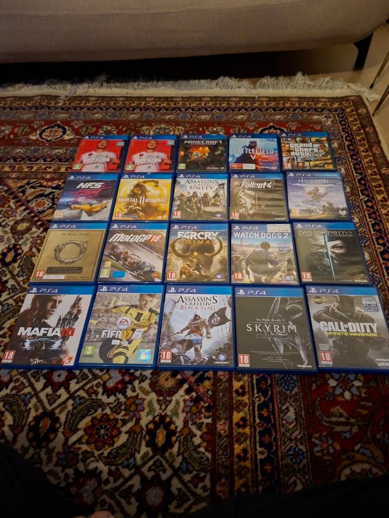 PS4 Slim 1tb(ruilen kan)2controllers + 19 games
+1tb hardisk, Games en Spelcomputers, Ophalen, Online