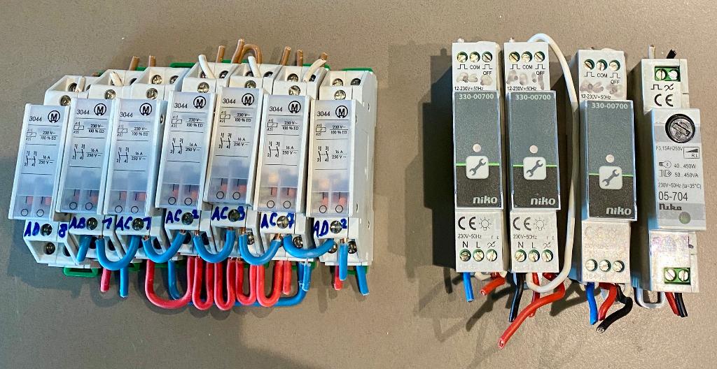 lot 4 dimmers en 7 teleruptoren, Enlèvement ou Envoi, Utilisé, Interrupteur