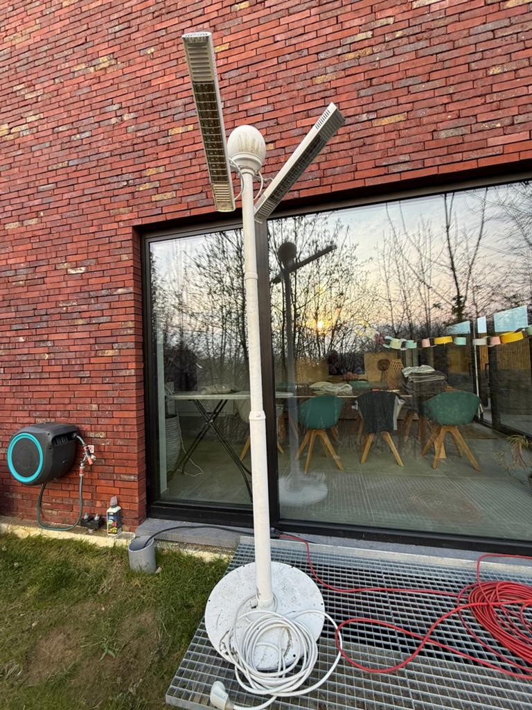 Infrarood verwarmer op paal 2x2000 watt, Ophalen, Zo goed als nieuw