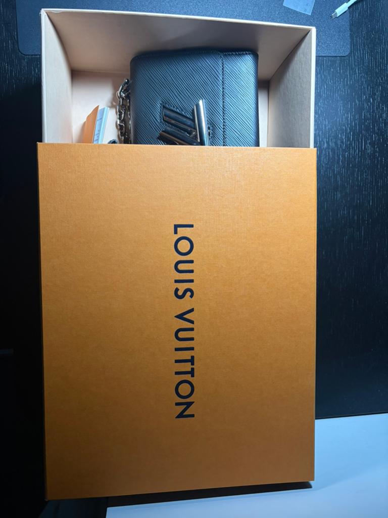 Louis Vuitton Twist leather crossbody bag, Ophalen of Verzenden, Zo goed als nieuw