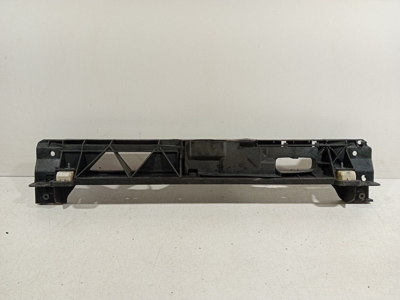 Voorfront slotplaat Peugeot 5008, Onderdelen@venauto.nl, Van der Ven Autorecycling B.V., Gebruikt, Ettenseweg 76, 4706 PB Roosendaal, The Netherlands