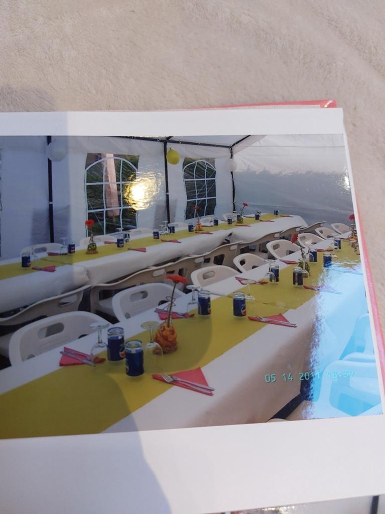 Stevige partytent 4 X 8 meter met bijhorende zijwanden met v, Ophalen, Partytent