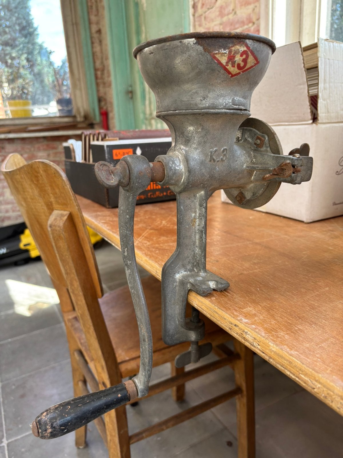 Antieke vleesmolen K3, Ophalen