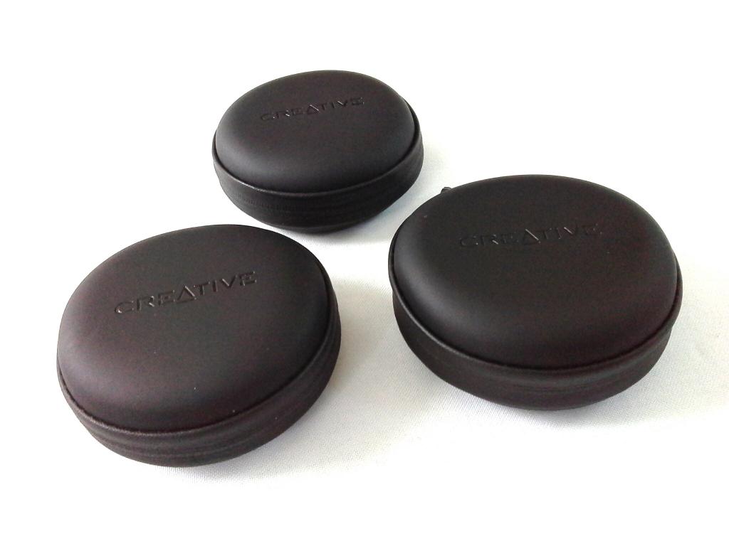 3 pochettes noires pour écouteurs Creative jamais utilisées, Ophalen, Zo goed als nieuw