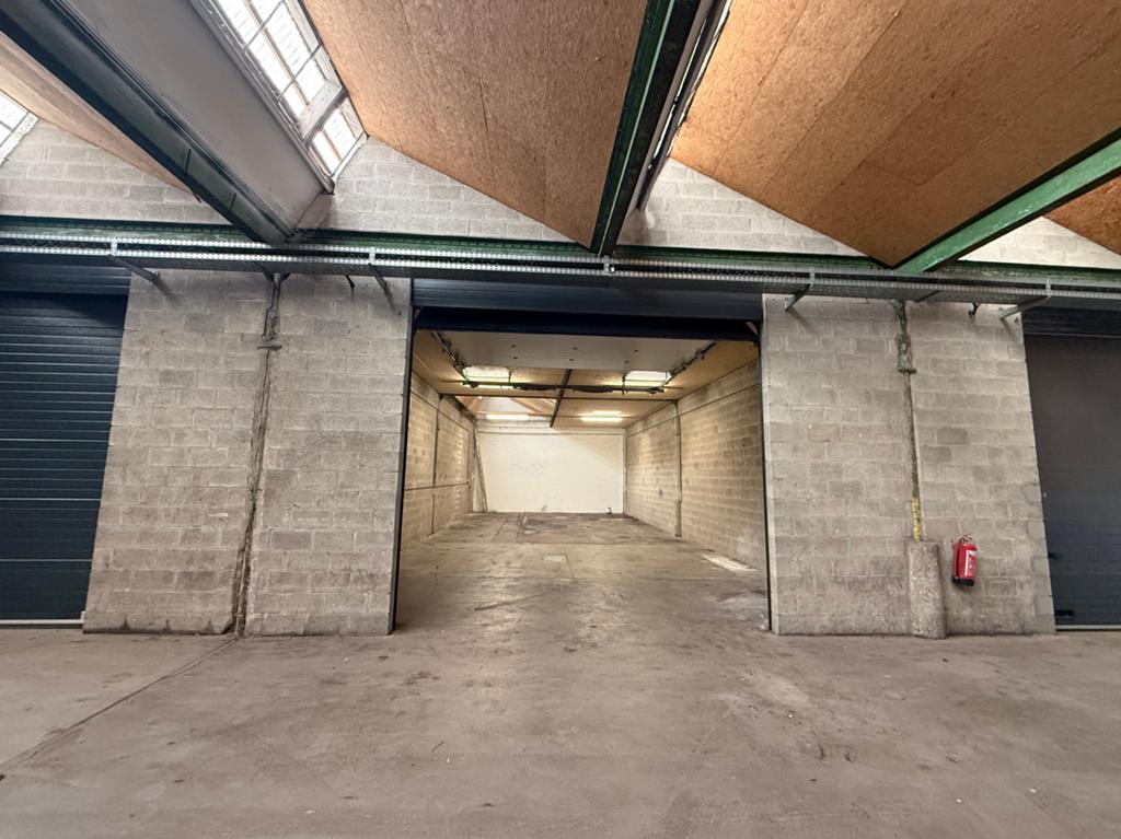 À louer – Entrepôt sécurisé 120 m² – Dison (Espace 58), Immo, Garages en Parkeerplaatsen, Provincie Luik