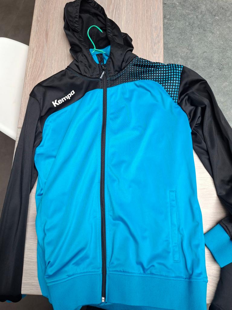 Veste sport, Vêtements | Hommes, Vêtements de sport, Enlèvement