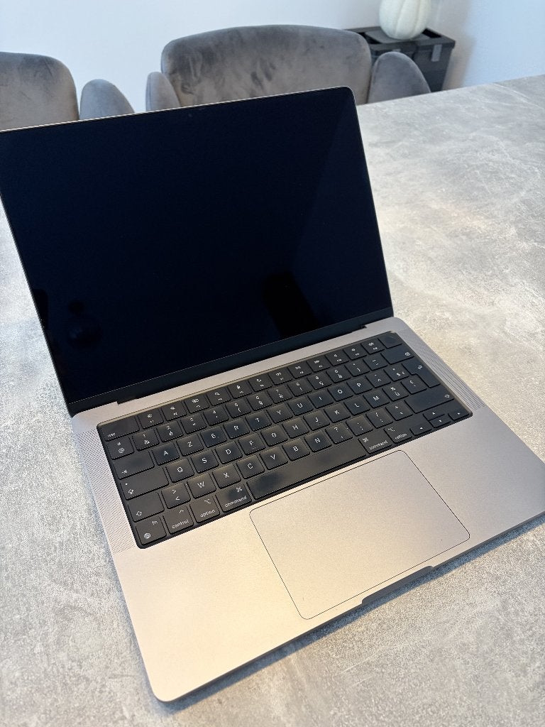 MacBook Pro 14" (M1 Pro, 32GB RAM, 2 TB SSD, Space Grey), Informatique & Logiciels, Apple Macbooks, MacBook Pro, 32 GB, Autres tailles