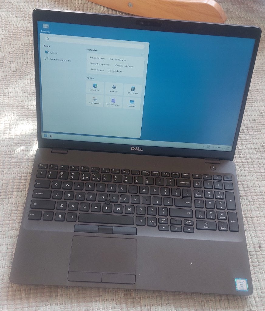 dell 15.6 i7 8GB ram 250GB SSD win11, Ophalen, SSD, DELL, 3 tot 4 Ghz
