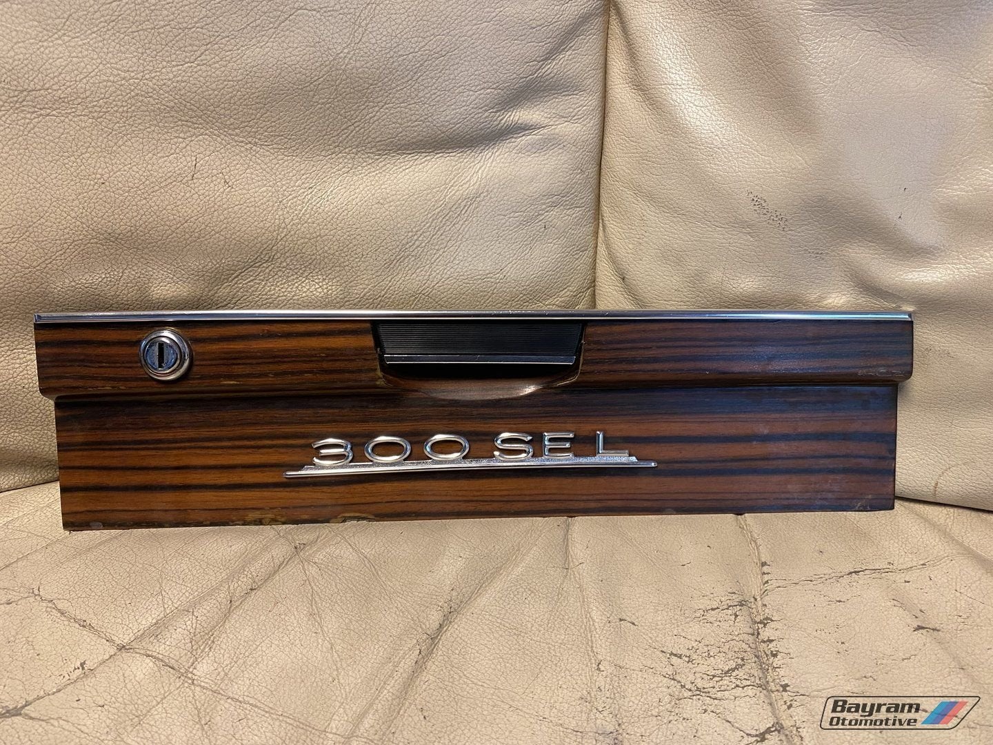 Mercedes W108 W109 dashboardkastje klep 300 SEL  3.5 oldtime, Gebruikt, -, Ophalen of Verzenden, -
