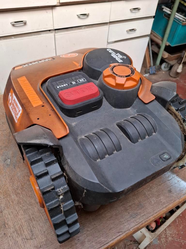 Robotmaaier., Tuin en Terras, Ophalen of Verzenden