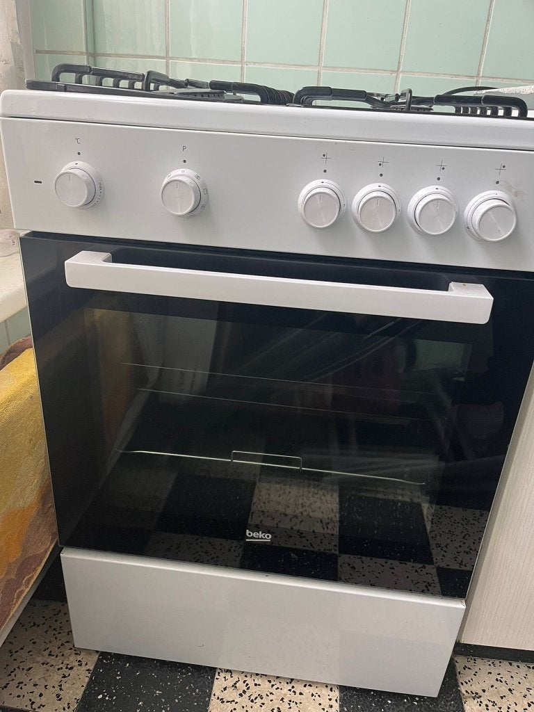 Fornuis Beko met gas, Elektronische apparatuur, Fornuizen, Ophalen, Gebruikt, 60 cm of meer, 4 kookzones