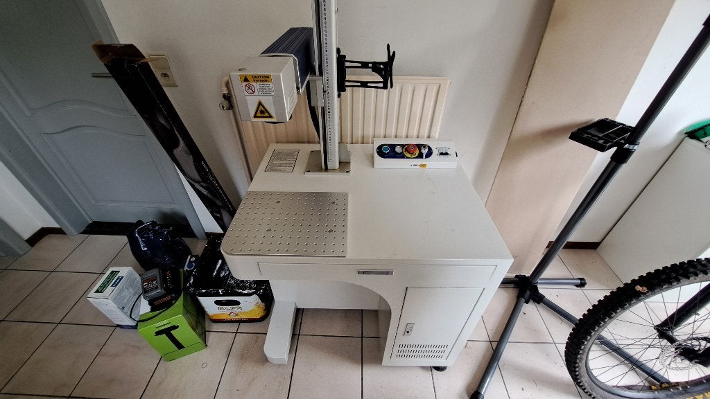 Fiber laser 20w met graveer tafel, Ophalen, Zo goed als nieuw