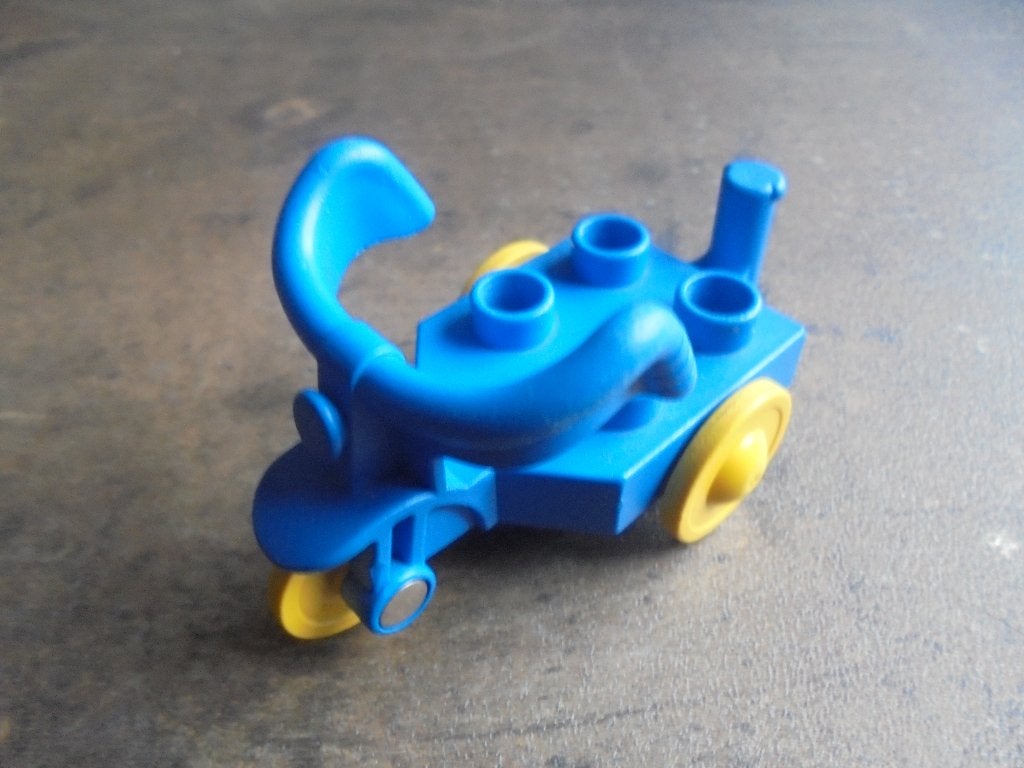 Lego Duplo Tricycle with 4 studs (zie foto's), Ophalen of Verzenden, Gebruikt, Losse stenen, Duplo