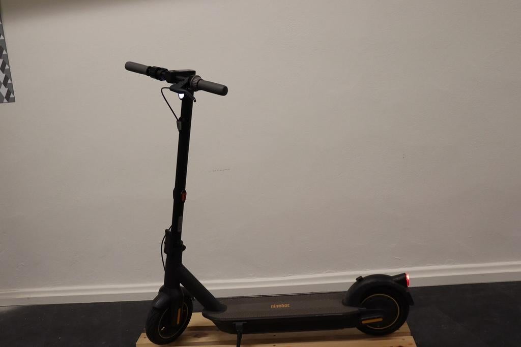 NineBot G30, Fietsen en Brommers, Steps, Ophalen of Verzenden