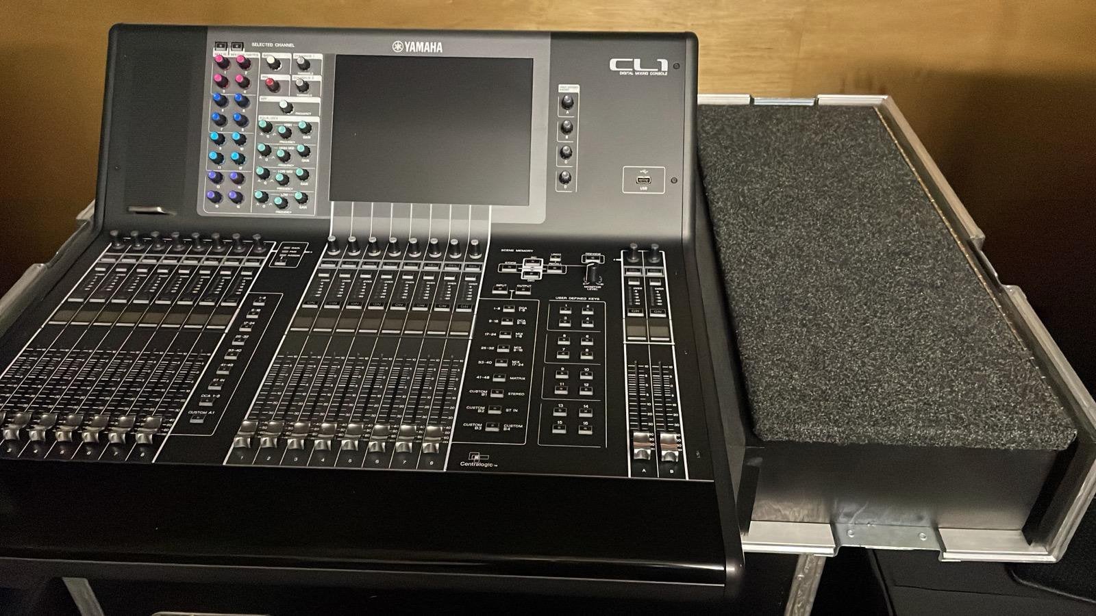 Yamaha CL1 mengtafel inclusief kist en AES kaart, Audio, Tv en Foto, Professionele apparaten, Ophalen, Zo goed als nieuw, Audio