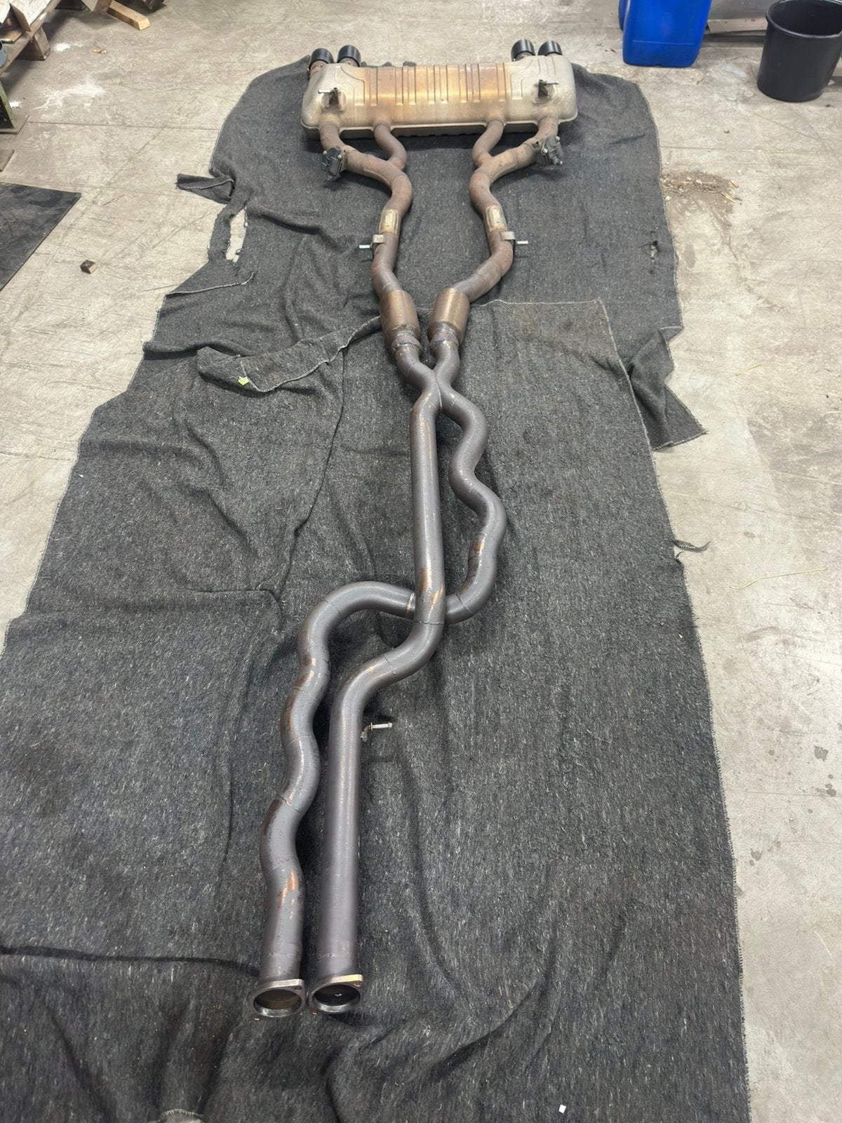 Equal length Resonated midpipe voor F87 M2c, Auto-onderdelen, Ophalen, Gebruikt, BMW