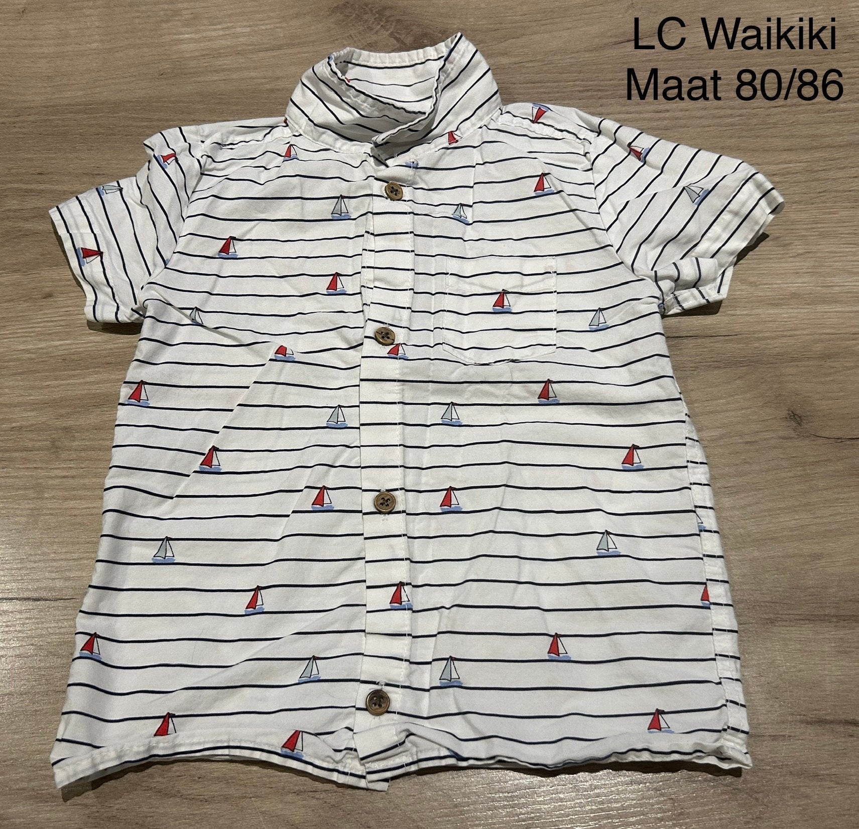 Hemdje met korte mouwen (LC Waikiki, maat 80/86), Ophalen of Verzenden, Zo goed als nieuw, Overhemdje of Bloesje