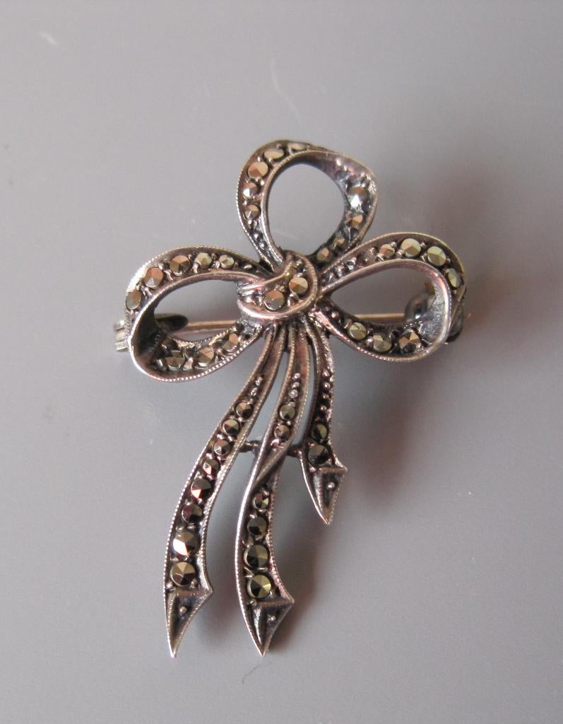 Vintage broche Marcasiet art deco '20 - '30, Bijoux, Sacs & Beauté, Broches, Enlèvement ou Envoi, Utilisé, Avec strass, Argent