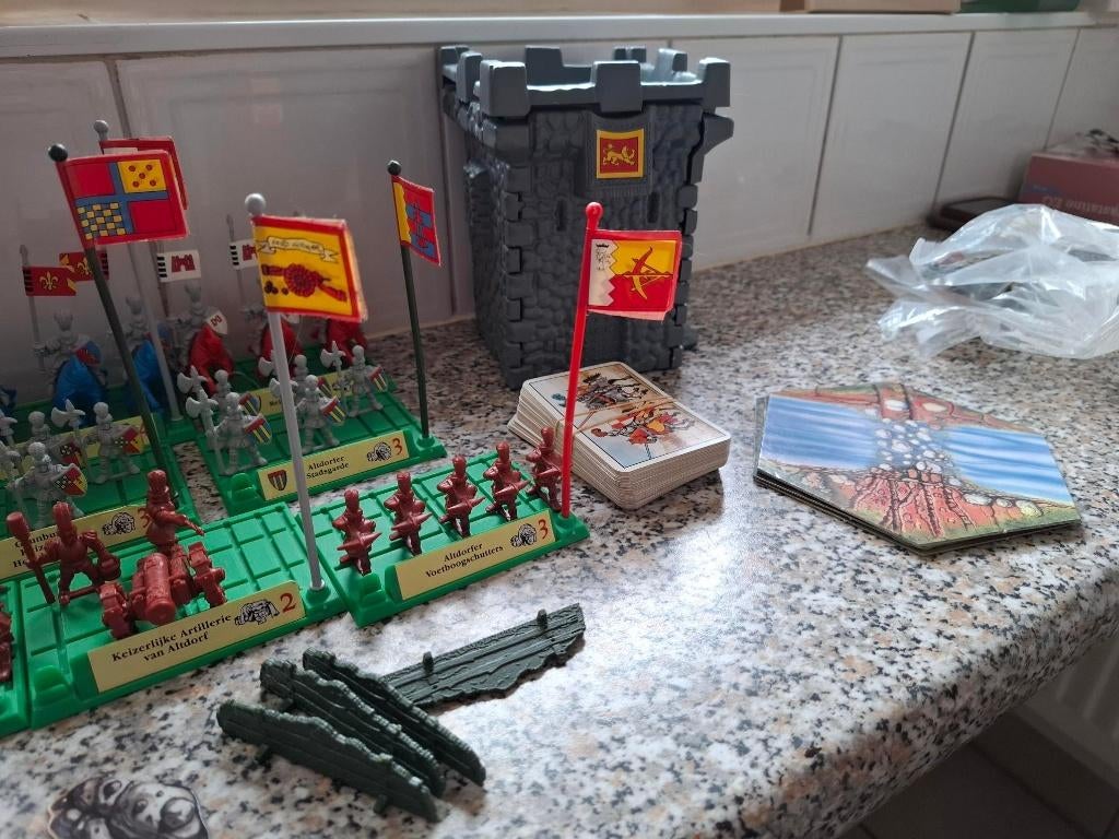 Ridderstrijd gezelschapsspel van MB, Hobby & Loisirs créatifs, Jeux de société | Jeux de plateau, Utilisé, Trois ou quatre joueurs