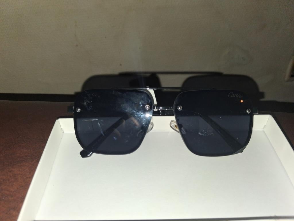 CARTIER ZONNEBRILLEN NIEUW, Handtassen en Accessoires, Overige merken, Zonnebril, Zwart, Nieuw