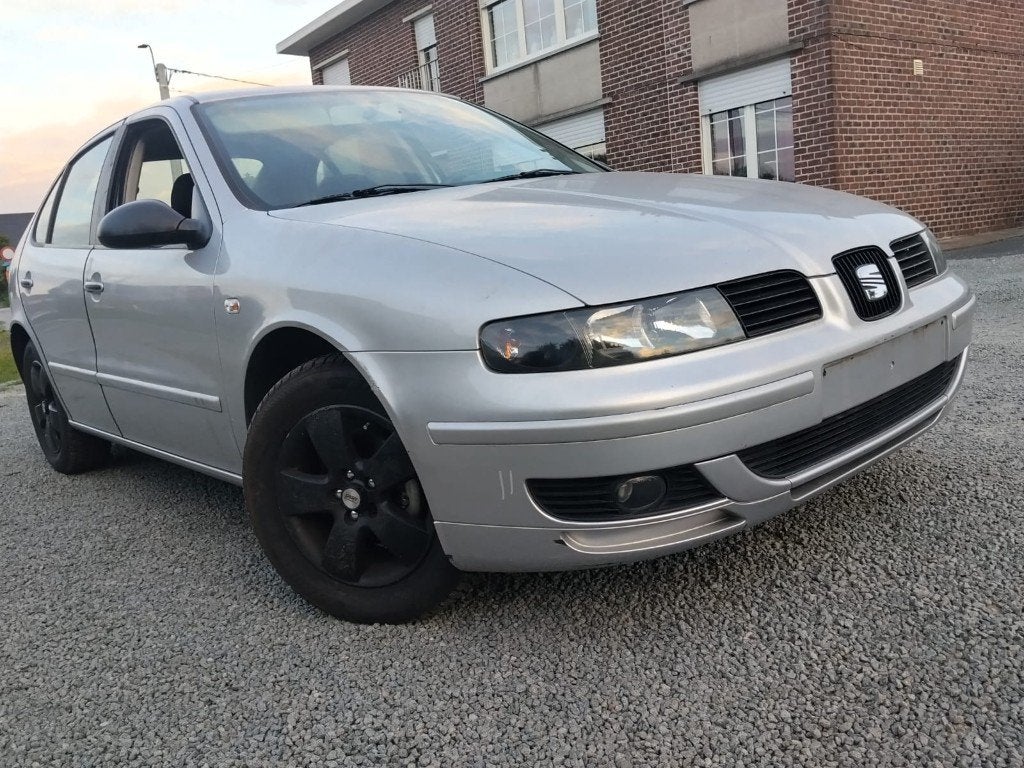 SEAT LEON/1400cc BENZINE/GEKEURD/12MAAND GARANTIE, Autos, Argent ou Gris, Achat, Entreprise, 5 portes