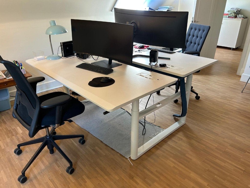 Duo zit-sta bureau Tyde van Vitra, Maison & Meubles, Bureaux, Bureau assis-debout, Enlèvement, Utilisé, Moderne