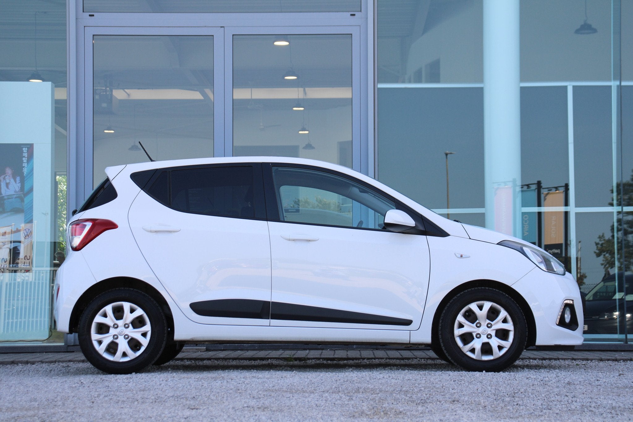 Hyundai i10 1.0 GO! M5 *GARANTIE*BLUETOOTH*CC* (bj 2016), Auto's, Voorwielaandrijving, Gebruikt, 48 kW, Wit