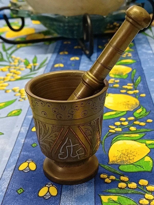 Oude traditionele Mehres, gebeitelde bronzen vijzel, Antiek en Kunst, Antiek | Brons en Koper, Verzenden, Brons