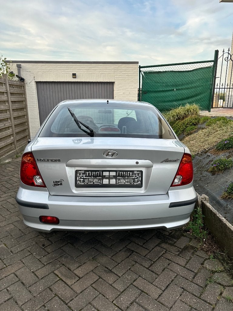 Hyundai Accent 2006 – 125KM, Autos, 144 g/km, Argent ou Gris, Entretenue par le concessionnaire, Tissu