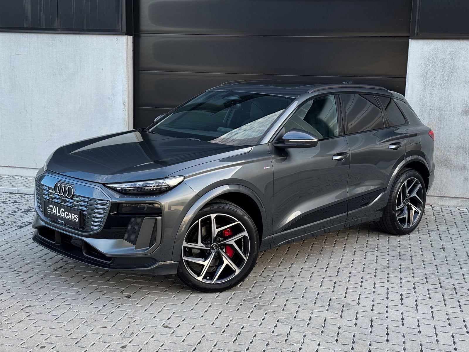 Audi Q6 e-tron Performance S-Line / pano / 360 / Trekhaak !, Autos, Argent ou Gris, Achat, Euro 6, Entreprise