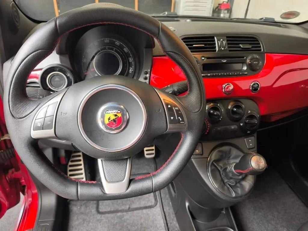 Abarth 500 1.4 T-JET 99 kw/135 pk 5-bak 140K 2011 Euro 5 KVV, Auto's, Voorwielaandrijving, Stof, Zwart, 4 cilinders