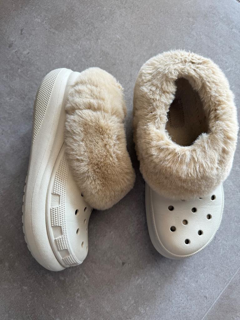 Crocs plate-forme fourrée beige, Vêtements | Femmes, Enlèvement ou Envoi, Beige, Comme neuf, Crocs