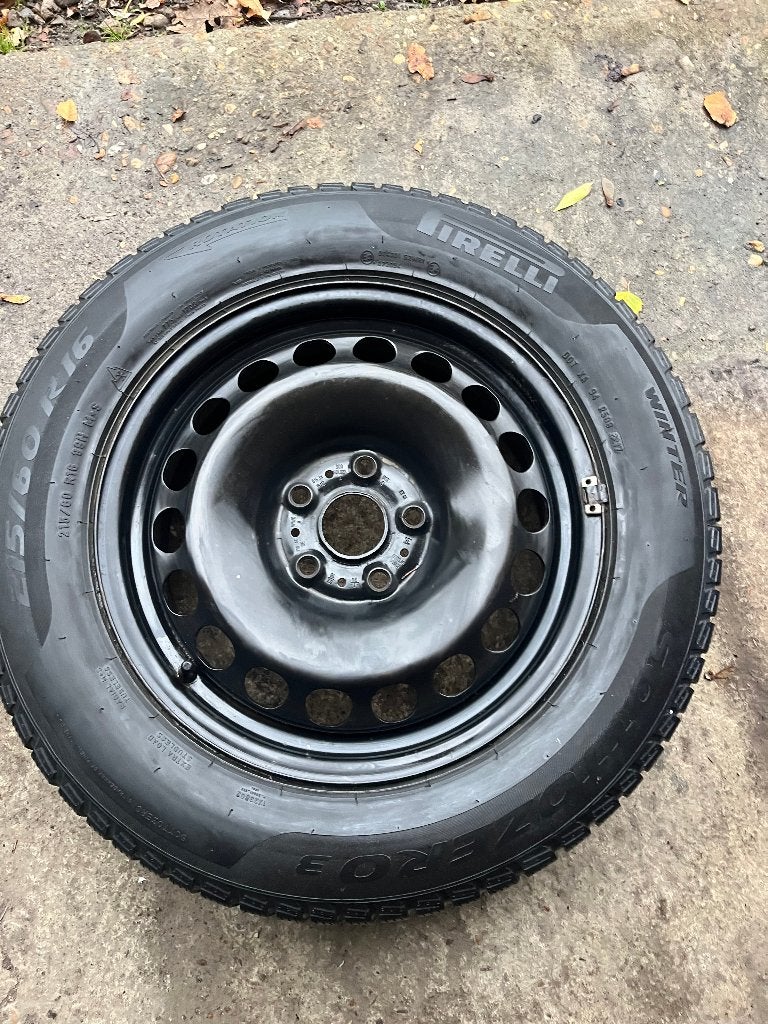 Pneu Pirelli 16, Autos : Pièces & Accessoires, Pneus et Jantes, 215 mm, 4 Saisons, Véhicule utilitaire