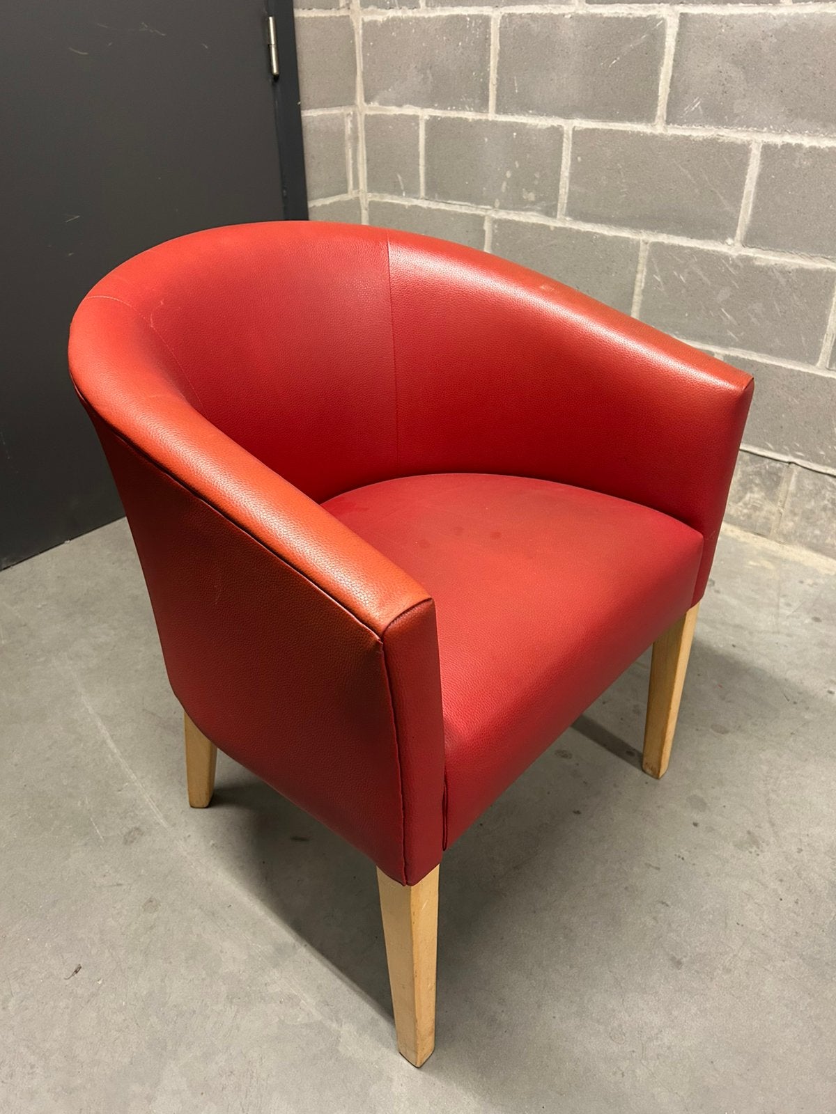 Chaise de bain rouge - Vintage - Fauteuils, Enlèvement, Utilisé, Cuir, 50 à 75 cm
