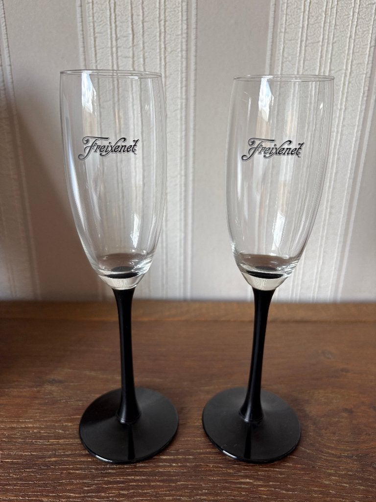 2x Freixenet Champagneglazen met Zwarte Steel, Verzamelen, Ophalen of Verzenden, Nieuw, Overige typen