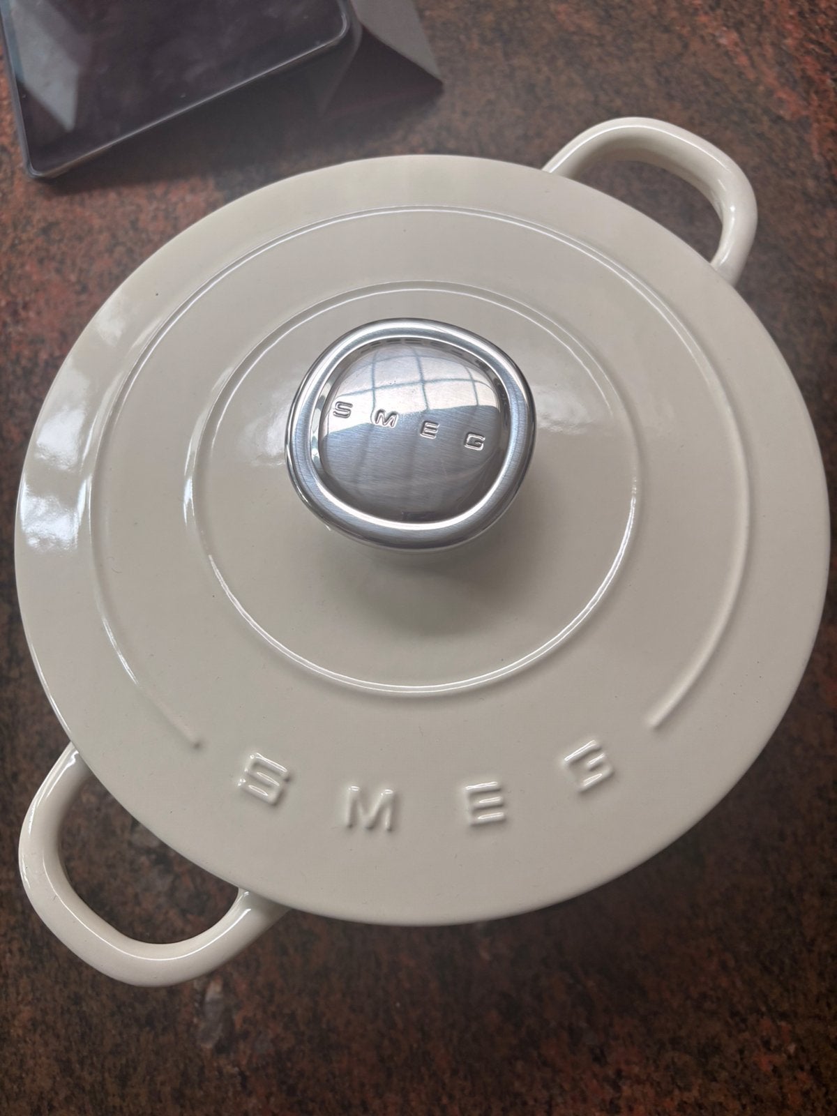 Smeg gietijzeren pot (24cm en nieuw), Ophalen, Zo goed als nieuw