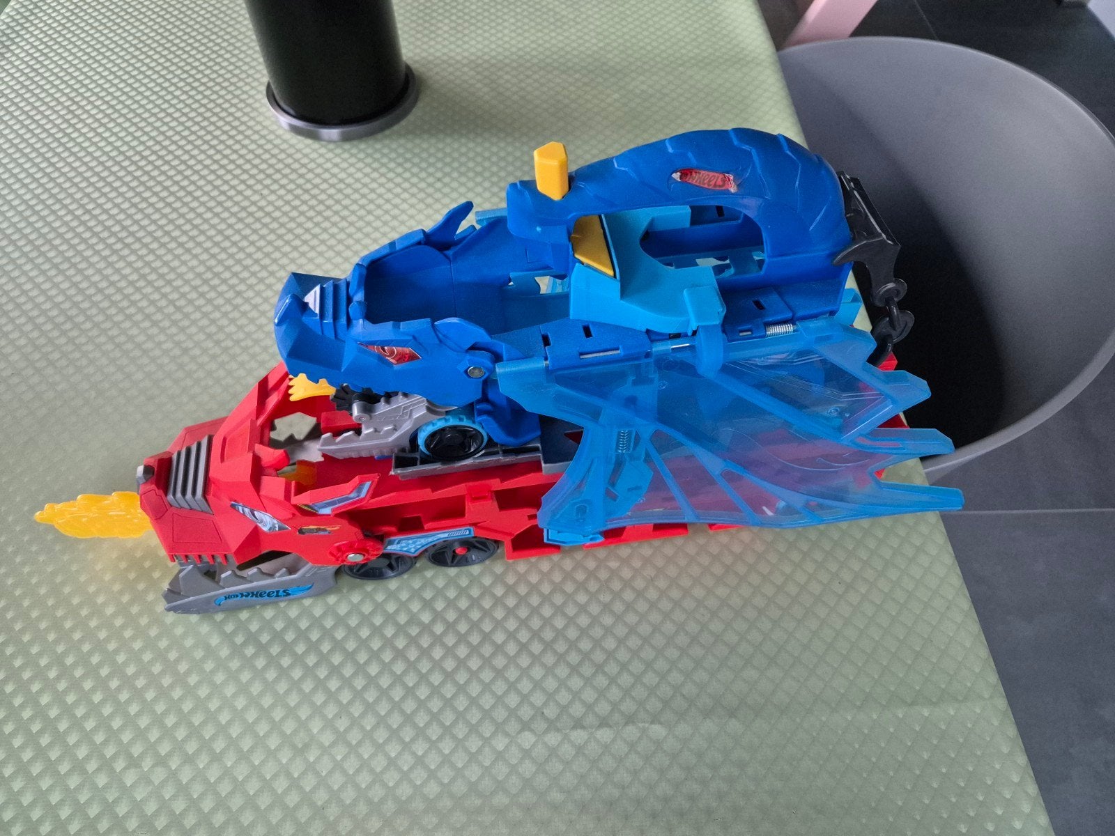 hot wheels dual dragon transporter, Ophalen, Zo goed als nieuw