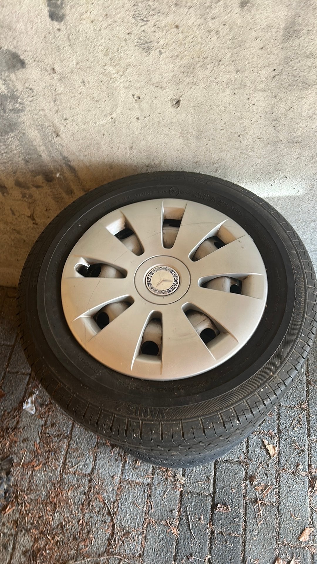 Mercedes Vito Velgen + Banden inclusief Originele Wieldoppen, Ophalen, Zo goed als nieuw