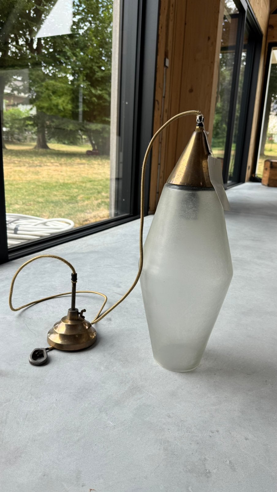 Suspensions laiton et verre fumé, Maison & Meubles, Lampes | Suspensions, Enlèvement, Comme neuf, Verre, E27 (grand)