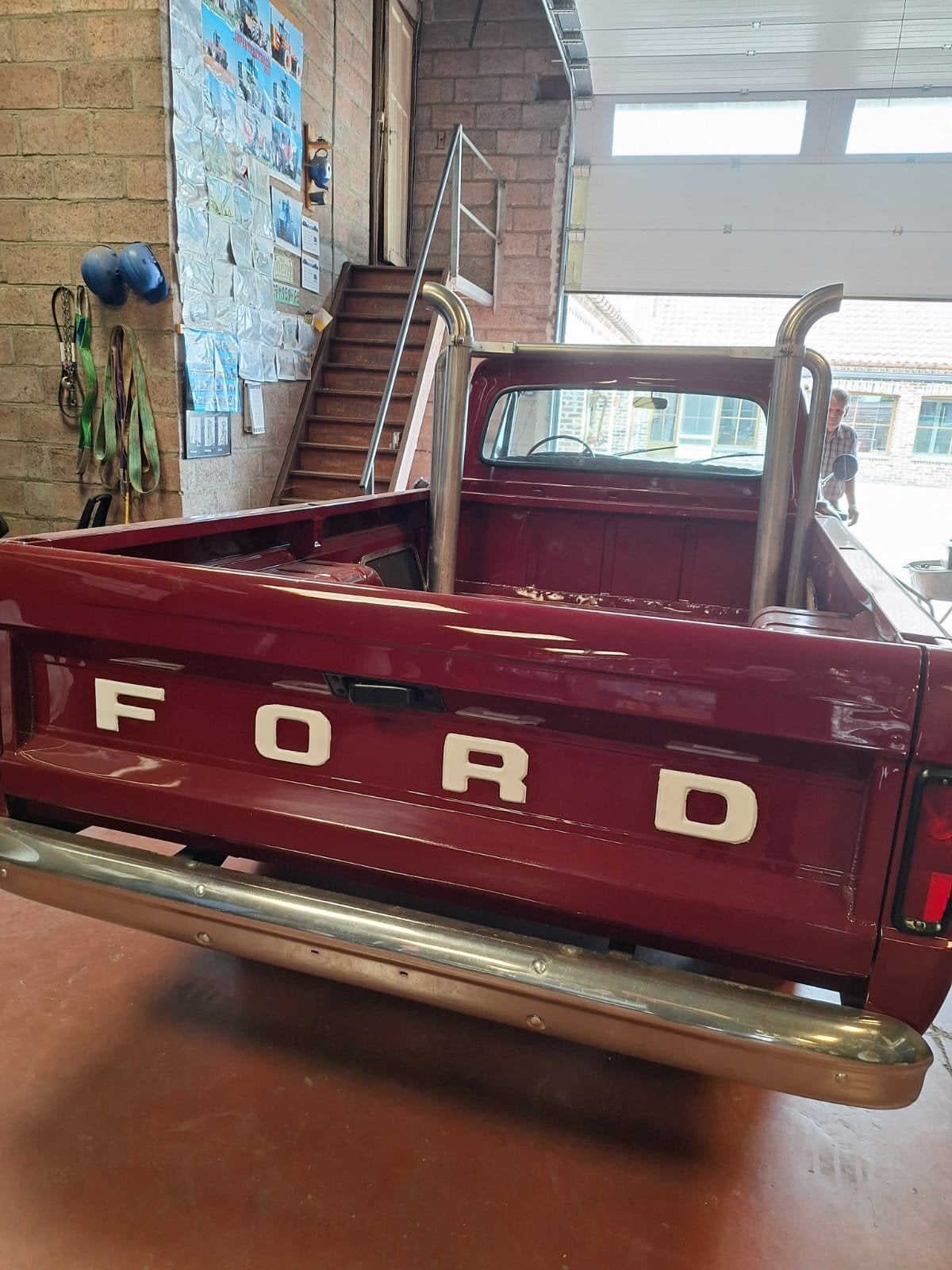 Ford f100, Enlèvement