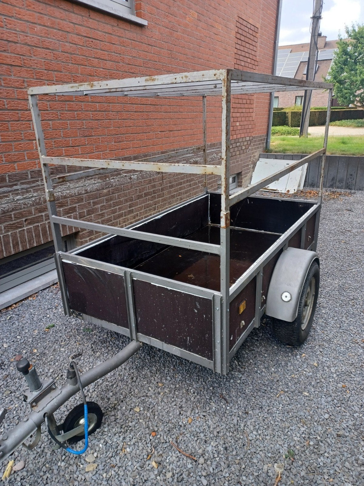 Remorque de 500 kg avec auvent, Enlèvement