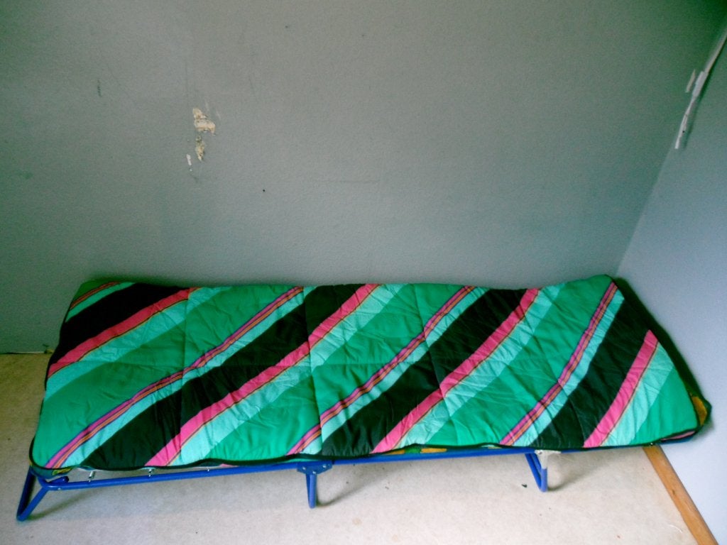 sac de couchage oblique vert foncé/vert clair/rouge, Caravanes & Camping, Enlèvement, Utilisé