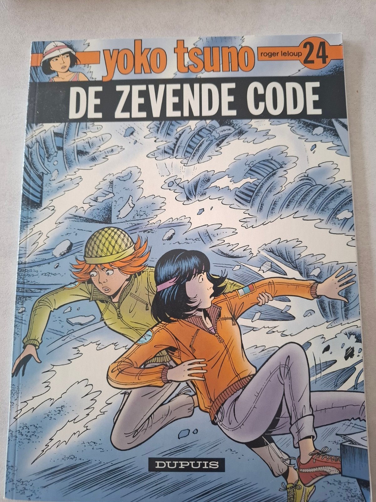 Stripboek Yoko Tsuno 'De zevende code', Boeken, Gelezen, Leloup, Eén stripboek, Ophalen of Verzenden
