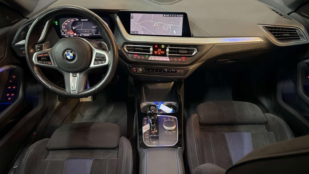 BMW 235 iAX M xDrive Sport Zetels Pano LED 4X4 Garantie, Auto's, Automaat, Gebruikt, 4 cilinders, https://public.car-pass.be/vhr/a9fae955-984a-4d64-b52d-2f2229d3828e