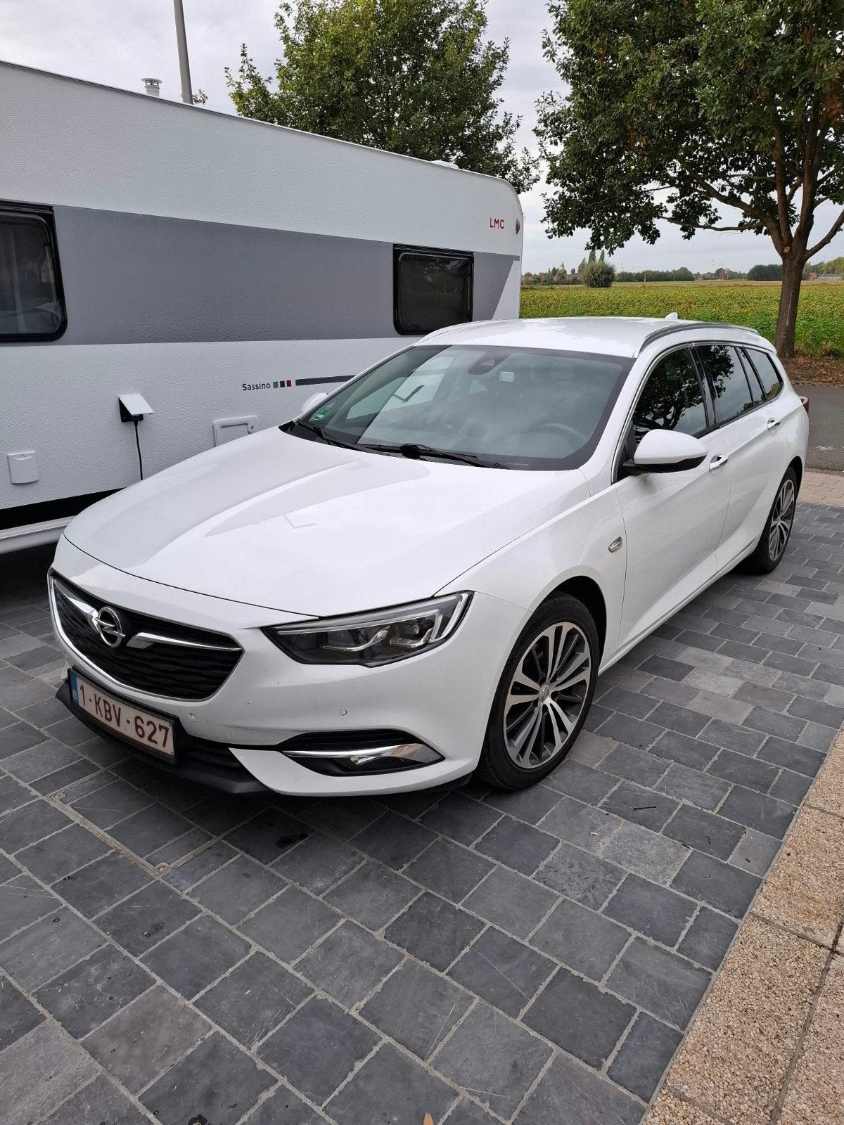Opel Insignia sporttour, Auto's, Voorwielaandrijving, Dealer onderhouden, 730 kg, 4 cilinders