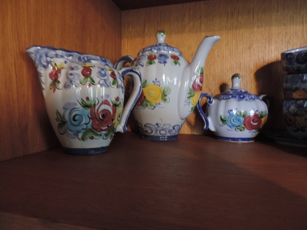 keramische servies uit Alcobaça, Portugal, Antiquités & Art, Antiquités | Céramique & Poterie, Enlèvement
