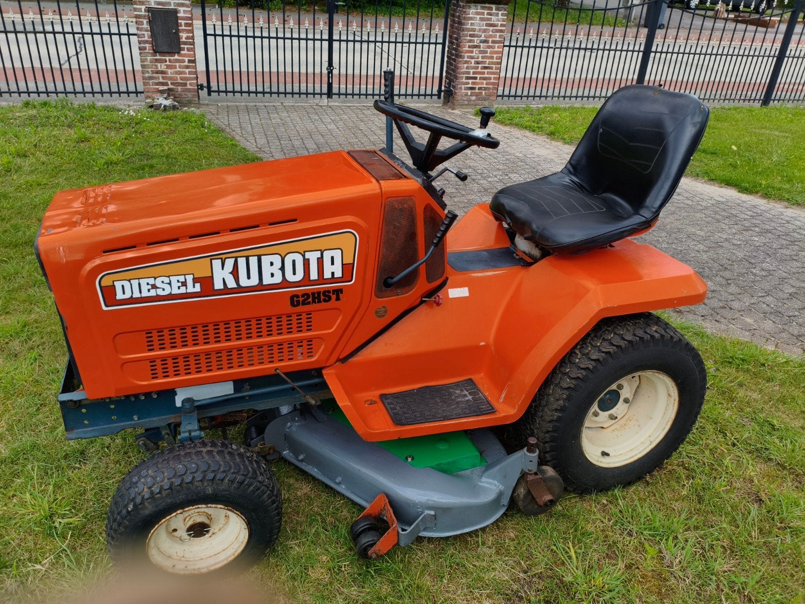 Tondeuse autoportée Kubota G2 elle est en bon état, Jardin & Terrasse, Tondeuses autoportées, Enlèvement, Utilisé, Kubota, 90 à 120 cm